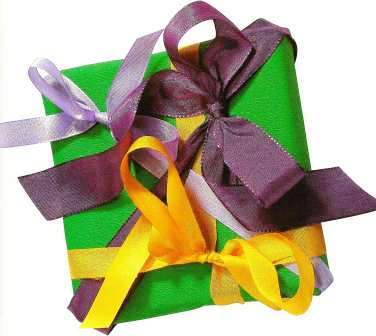 Geschenkverpackungen - Bunte Stoffbänder